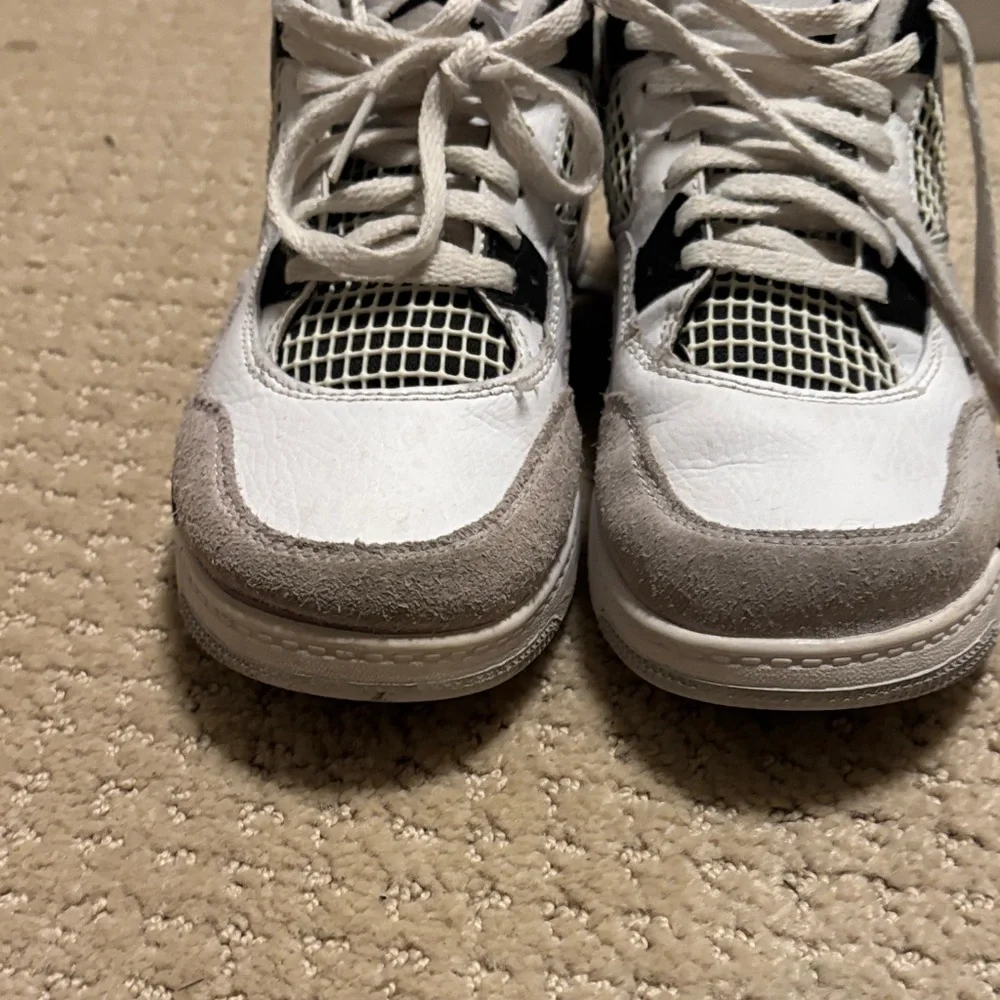 Air Jordon 4 Retro Mids - Picture 5 of 7